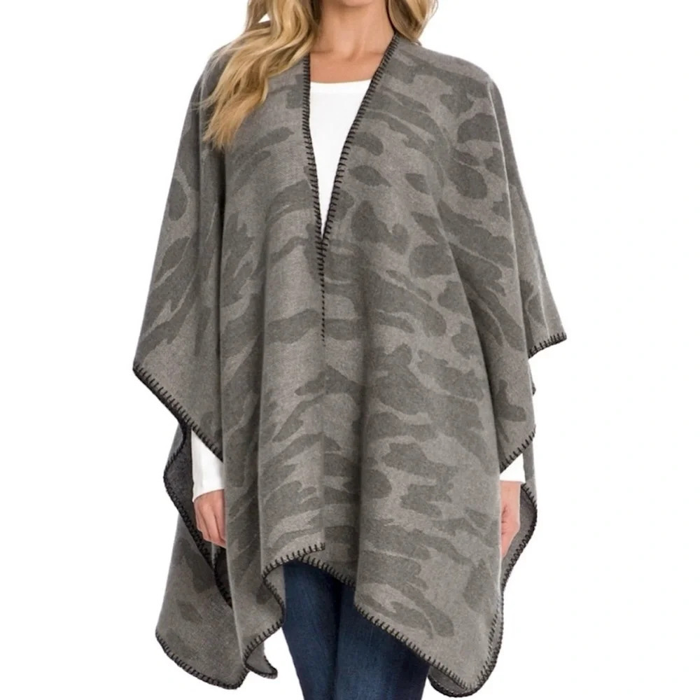 Woolrich Lagenlook Two Tone Camo Blanket Shawl Poncho in Grey One Size